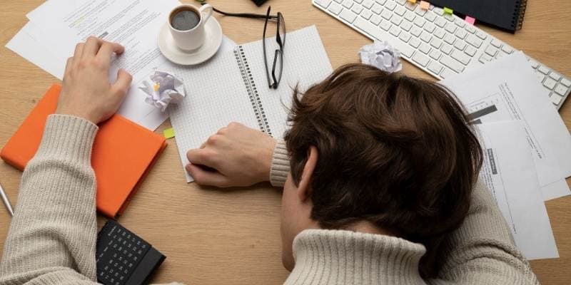Hiçbir Şey Yapmak İstemiyorum: Depresyon Mu, Mola İhtiyacı Mı?
